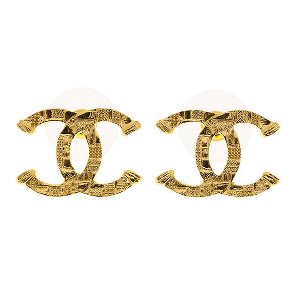 Chanel 23A Gold Hammered Interlocking CC Logo Classic Statement Stud Earrings - Picture 4 of 12
